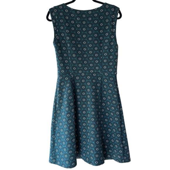 LOFT | NWOT TEXTURED KNIT GREEN & BLACK RETRO PRINT DRESS FIT & FLARE | SIZE: 6 - Picture 6 of 9